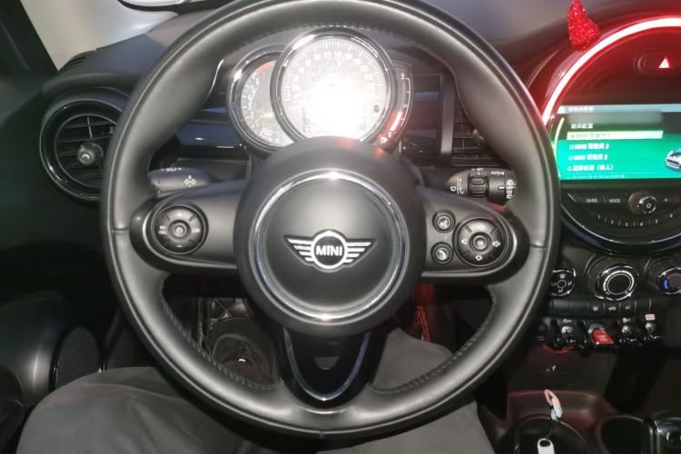 Used  MINI 2018 1.5T COOPER Classic Edition
