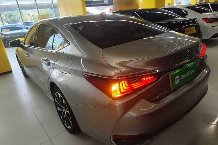 Used Lexus ES 2018 200 Excellence Edition China V Standard
