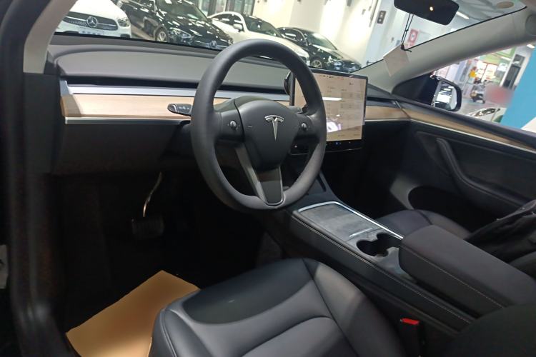 Used Tesla Model Y 2022 Rear-Wheel-Drive Version