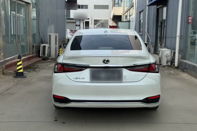 Used Lexus ES 2022 200 Excellence Edition

