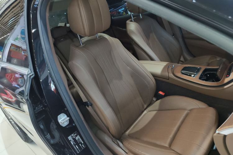 Used Mercedes-Benz E-Class 2023 Facelift E 260 L
