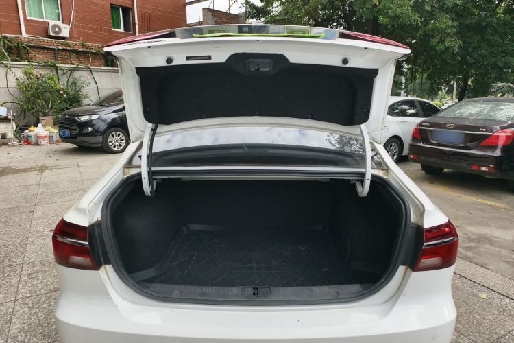 Used Roewe i6 2019 PLUS 1.6L CVT 4G Connected Flagship Deluxe Edition
