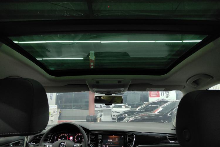 Used Volkswagen T-ROC 2020 280TSI DSG Two-Wheel Drive Comfort Version