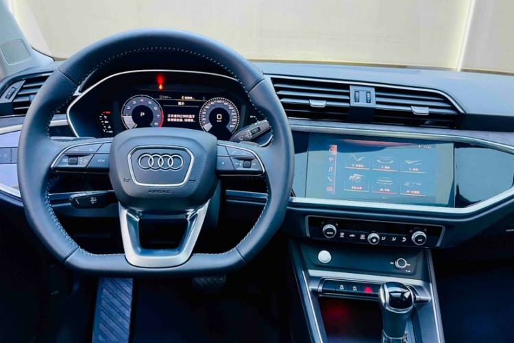 Used Audi Q3 2020 35 TFSI Fashion Dynamic Model