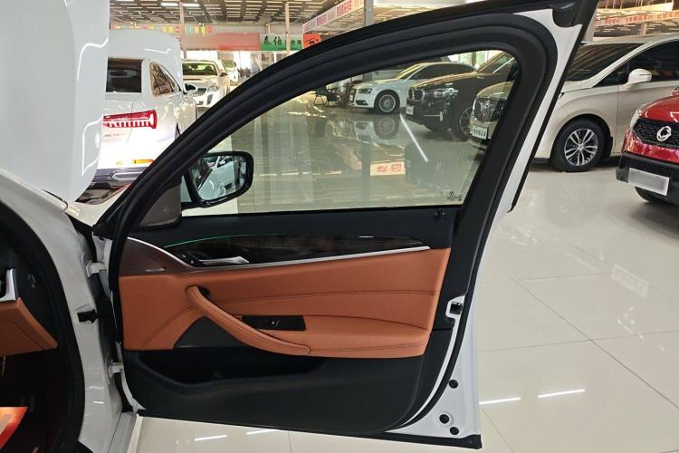 Used BMW 5 Series 2018 530Li Leading Model M Sport Package
