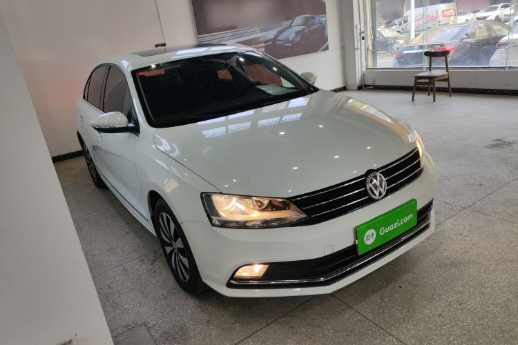 Used Volkswagen Sagitar 2017 180TSI Automatic Luxury Edition
