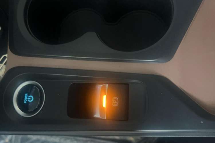 Used SOL E10X 2021 302 km Range Luxury Version 31.4 kWh
