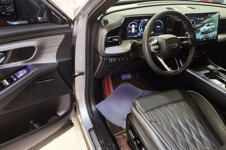 Used GAC Trumpchi GS8 2022 Linghang Series 2.0 TGDI Two-Wheel-Drive Luxury Smart Connectivity Version (7 Seats)
