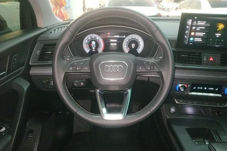 Used Audi Q5L 2022 40T Fashionable and Elegant Model
