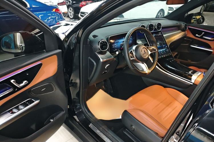 Used Mercedes-Benz GLC 2024 GLC 260 L 4MATIC Dynamic Edition 5-seater
