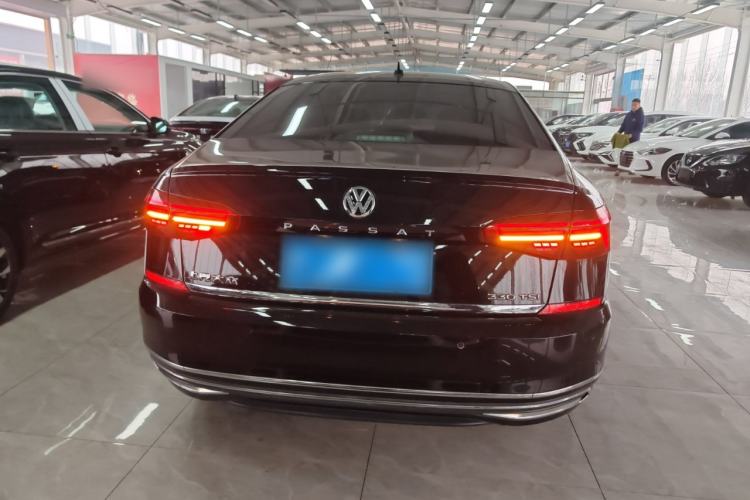 Used Volkswagen Passat 2019 330TSI Luxury Edition China VI Standard

