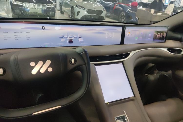 Used  L6 2025 Ultra Model
