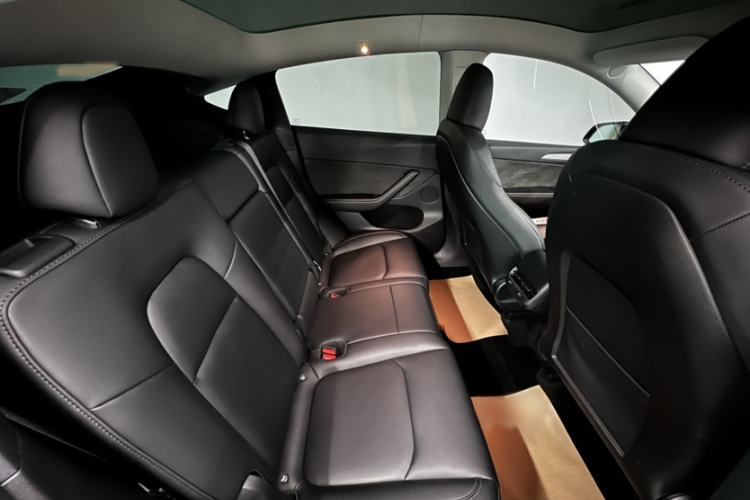 Used Tesla Model Y 2023 Long-Range All-Wheel-Drive Version
