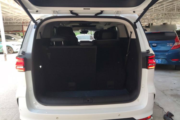 Used Roewe iMAX8 2022 400TGI Prestige Edition
