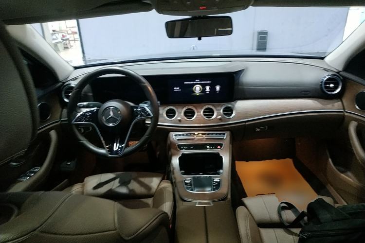 Used Mercedes-Benz E-Class 2023 Facelift E 260 L
