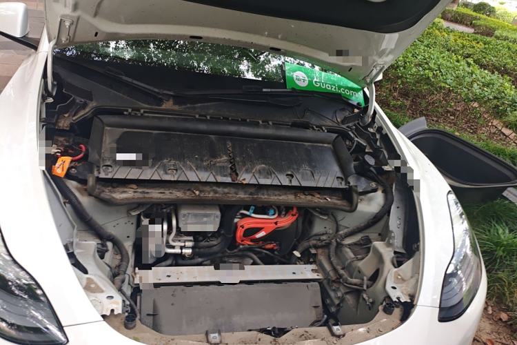 Used Tesla Model Y 2021 Long-Range All-Wheel-Drive Version
