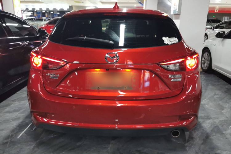 Used Mazda Mazda 3 Axela 2017 Hatchback 1.5L Automatic Luxury Model China VI Standard
