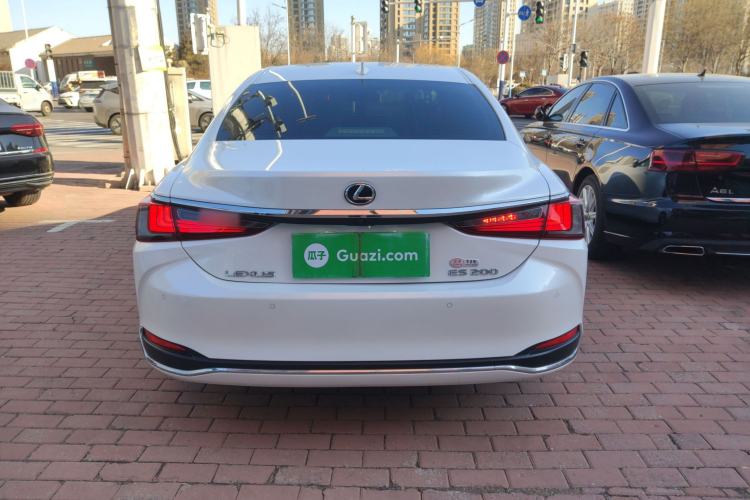 Used Lexus ES 2021 200 Excellence Edition
