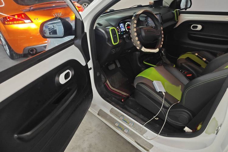 Used Roewe Clever 2021 302 km New Four-Seater Super-Efficient Version
