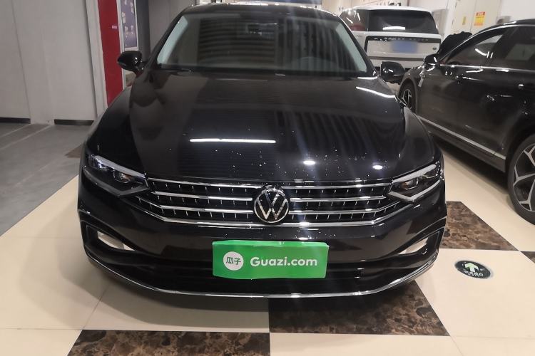 Used Volkswagen Magotan 2023 2 Million Units Limited Edition 330TSI DSG Leading Version
