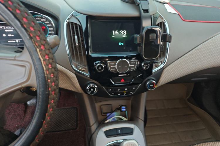 Used Chevrolet Cruze 2015 1.5L Manual Fashion Edition
