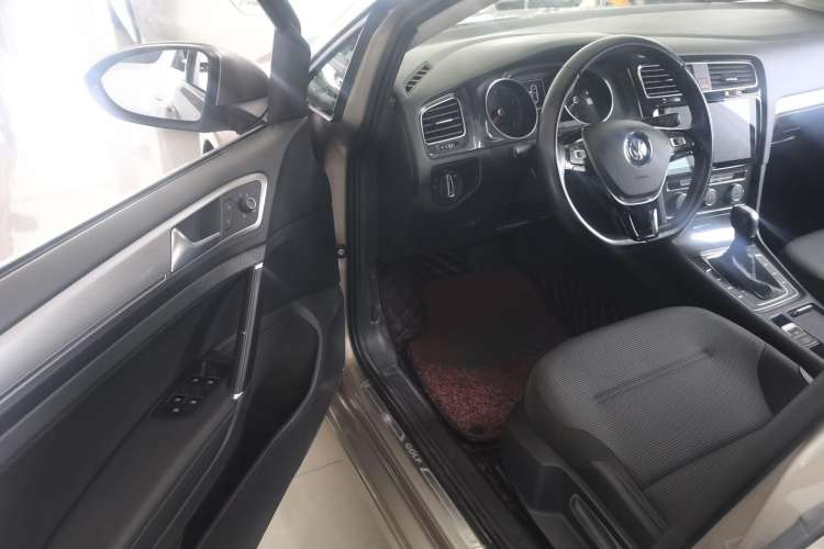 Used Volkswagen Golf 2018 1.6L Automatic Comfort Model
