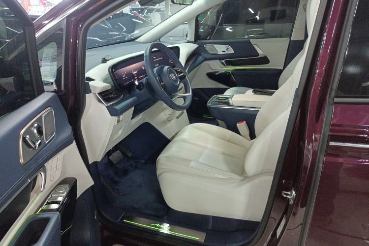 Used Buick Century 2023 2.0T Six-Seater Yinshi Edition
