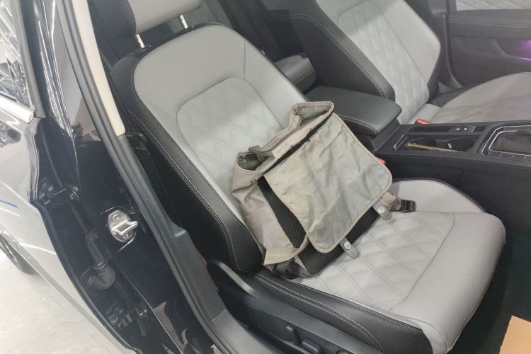 Used Volkswagen Magotan 2023 2 Million Units Limited Edition 330TSI DSG Leading Version