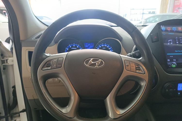 Used Hyundai ix35 2015 2.0L Automatic 2WD Smart Version China V Standard
