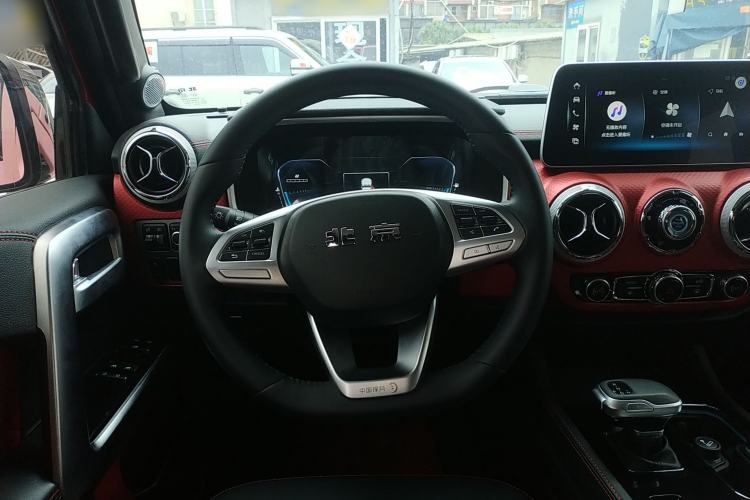 Used  BJ40 2023 2.0T Automatic Four-Wheel Drive Urban Hunter Edition Chivalrous Type
