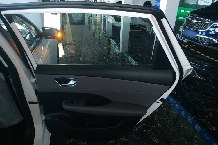 Used Roewe D6 2025 450 km Premium Edition
