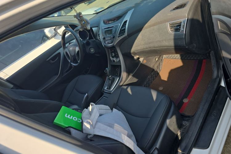 Used Hyundai Elantra 2016 1.6L Automatic Smart Version
