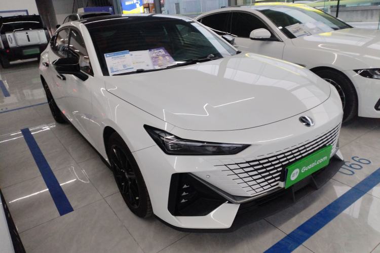 Used Changan UNI-V 2022 1.5T Prestige Version
