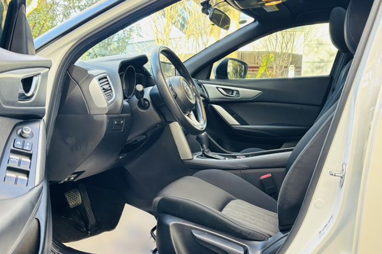 Used Mazda CX-4 2018 2.0L Automatic Two-Wheel Drive Blue Sky Dynamic Version China V Standard
