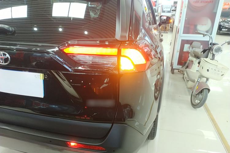 Used Toyota RAV4 2022 2.0L CVT Two-Wheel Drive Fashion Plus Edition
