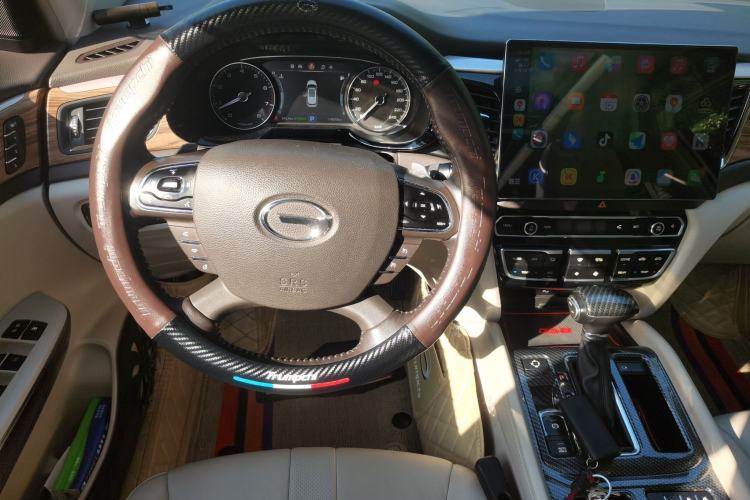 Used GAC Trumpchi GS8 2017 320T Two-Wheel Drive Luxury Smart Connectivity Version (7 Seats)
