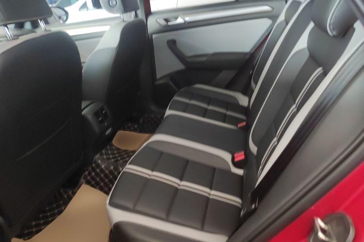 Used Volkswagen T-ROC 2023 300TSI DSG Two-Wheel-Drive Chen Guang Edition