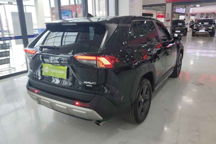 Used Toyota RAV4 2022 2.0L CVT 4x4 Style Plus Edition
