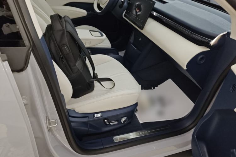 Used Zeekr X 2023 Four-Wheel Drive YOU Edition 4 Seats
