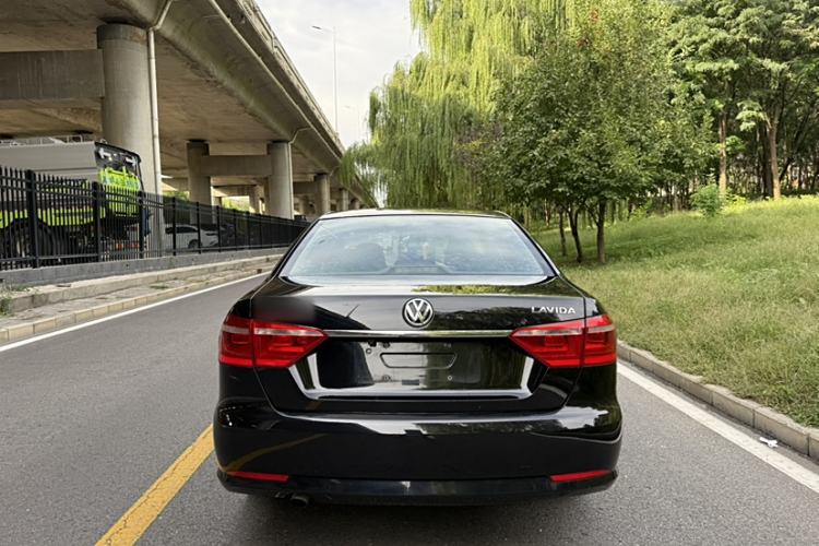 Used Volkswagen Lavida 2013 Revised Classic 1.6L Manual Fashion Edition
