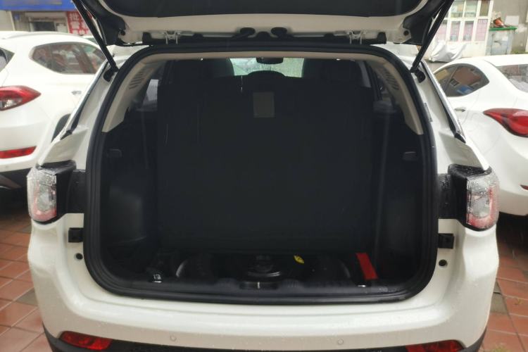 Used  Compass 2017 200T Automatic Family Edition
