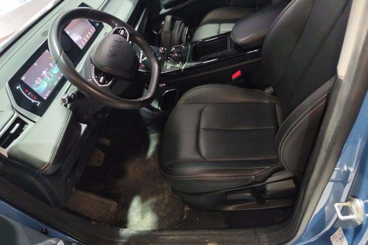 Used NETA U 2023 NETA U-Ⅱ 400 U Show Edition – Lithium Iron Phosphate
