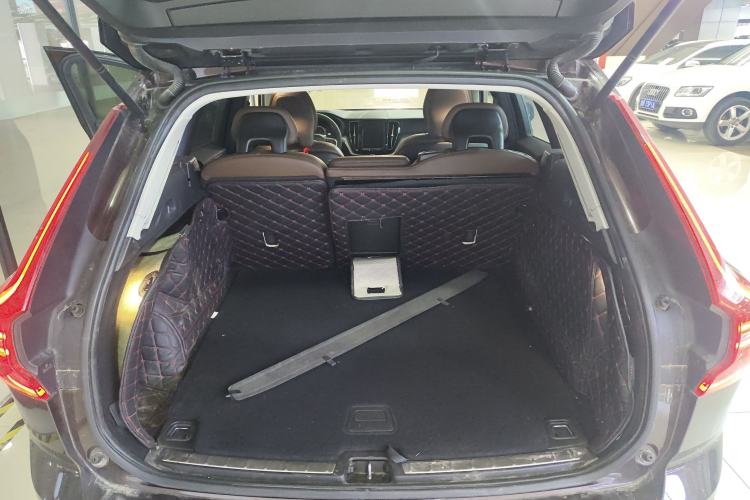 Used Volvo XC60 2019 T5 4x4 Smart Edition China VI Standard