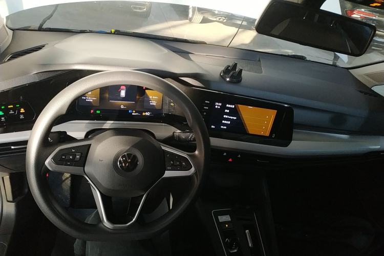 Used Volkswagen Golf 2023 200TSI DSG