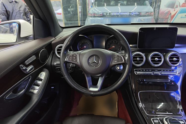 Used Mercedes-Benz GLC 2017 GLC 260 4MATIC Dynamic Edition
