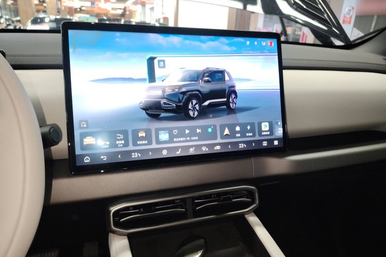 Used  Titanium 3 2025 501 km All-Wheel Drive Intelligent Driving Max Edition