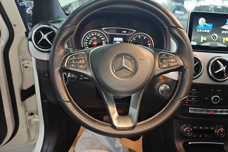 Used Mercedes-Benz B-Class 2015 B 200 Luxury Model
