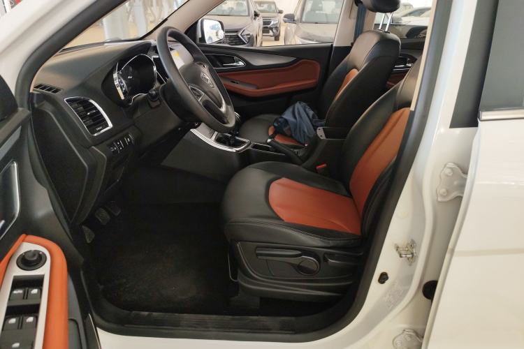 Used Baojun 560 2016 1.8L Manual Elite Version
