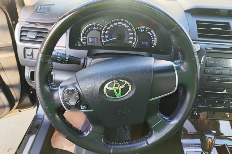 Used Toyota Camry 2016 2.0G 10th Anniversary Leading Edition
