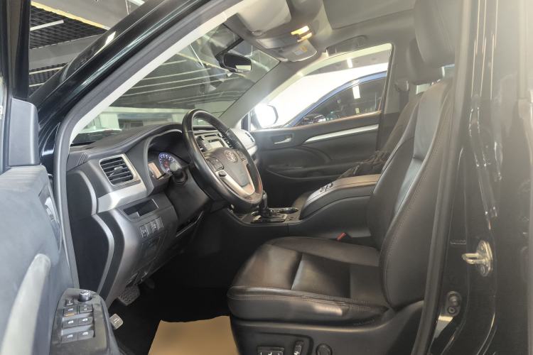 Used Toyota Highlander 2017 2.0T Four-Wheel Drive Luxury Edition 7 Seats